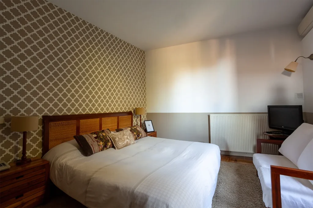 Habitacion doble estandar Hotel Cardamomo cama de matrimonio