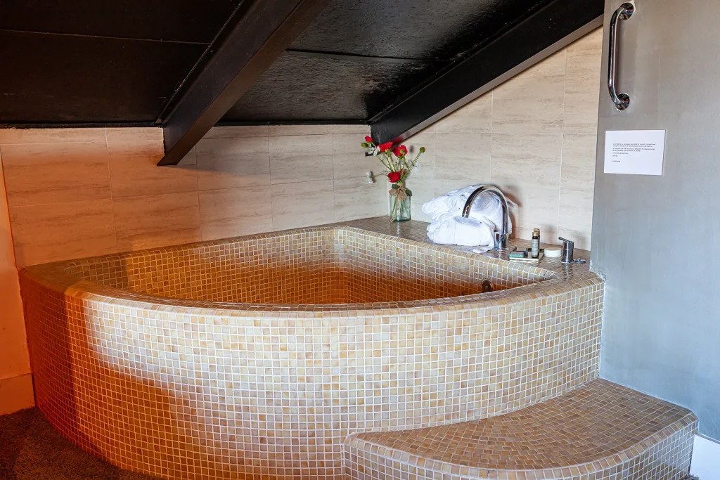 Suite Cardamomo Hotel Cardamomo banera hidromasaje